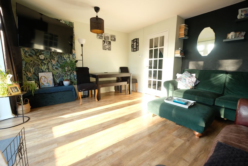 Property photo 2 of 12 Sitting/Dining Room