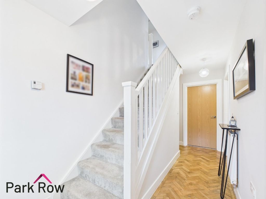 Property photo 2 of 21 Entrance Hallway