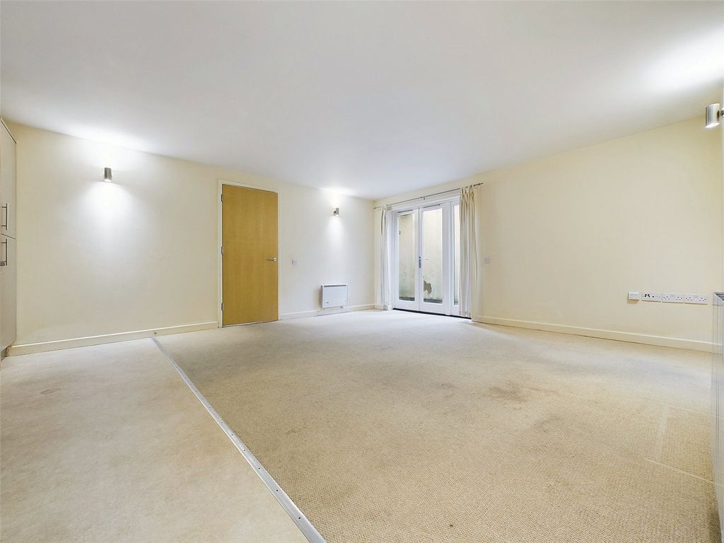 Property photo 3 of 7 Picture No. 15