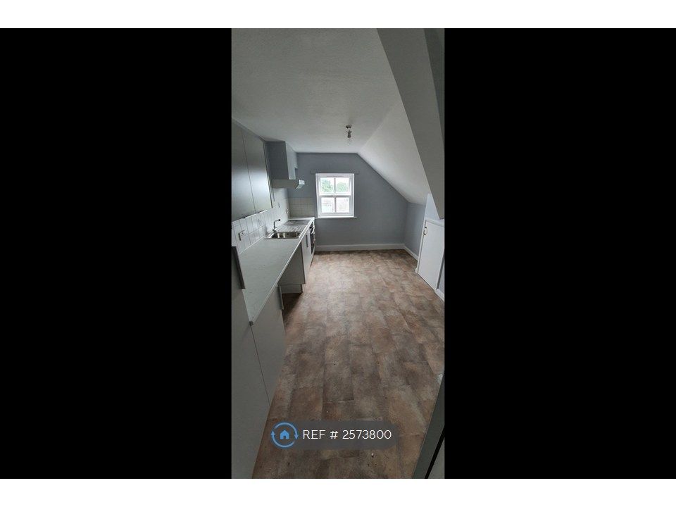 Property photo 1 of 7 Kitchen