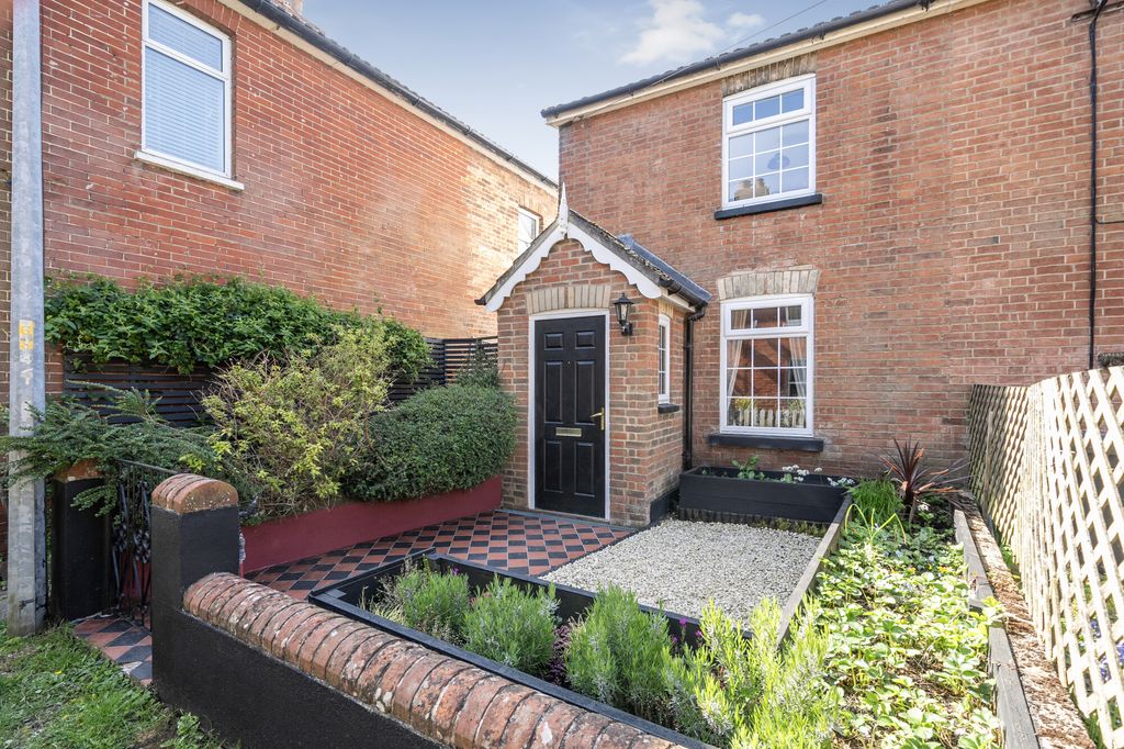 Property photo 1 of 12