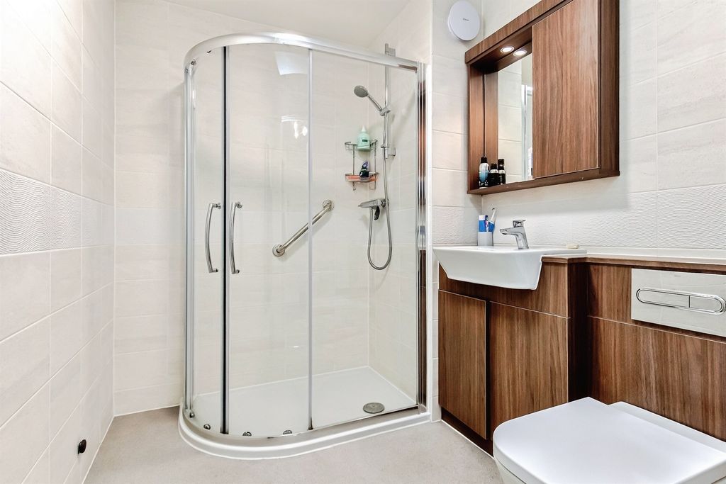 Additional image 5 of 1 bed flat for saleClarence Street, Market Harborough LE16