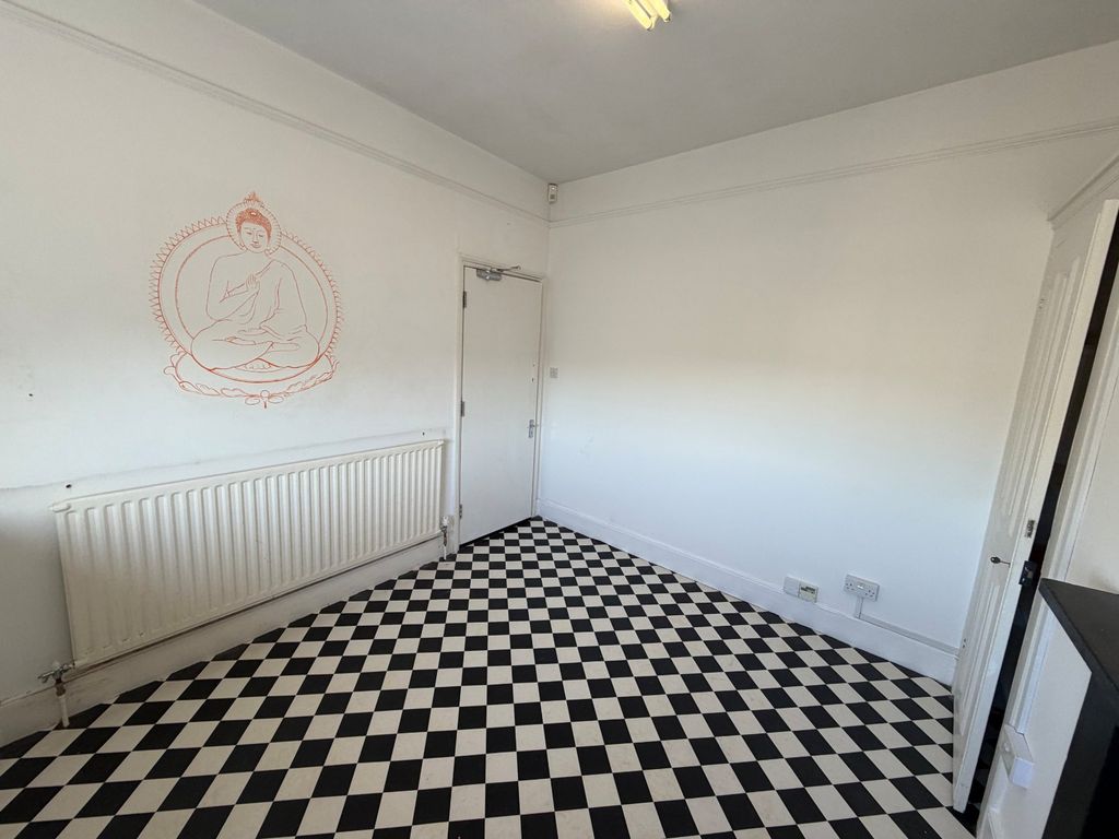 Property photo 3 of 6 Picture No. 04