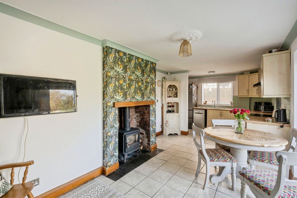 Property photo 3 of 21