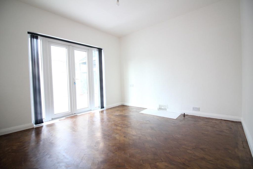 Property photo 2 of 6 1A6Be39F-9439-416C-8Eca-Ef9F63Ef4Ca6_1_105_c.Jpeg