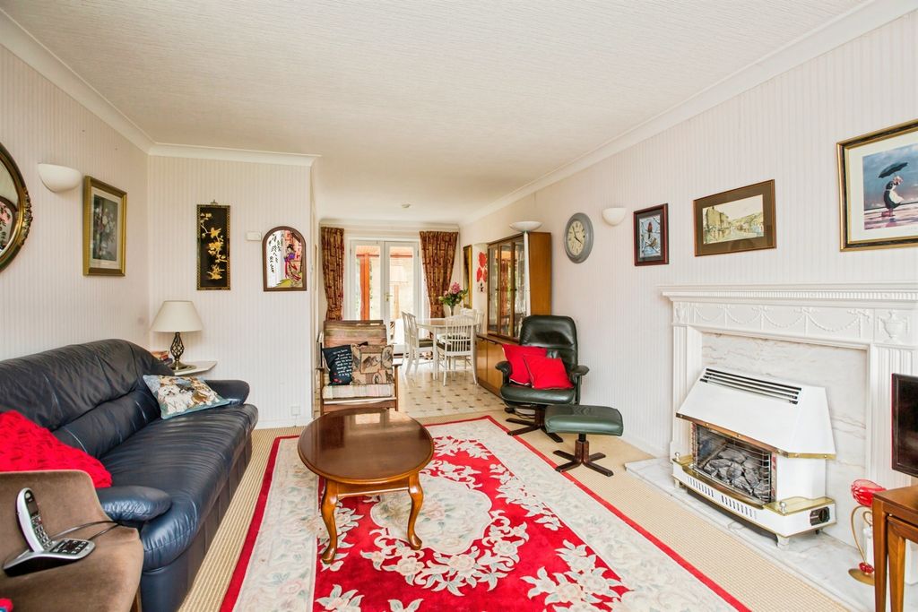 Property photo 3 of 17