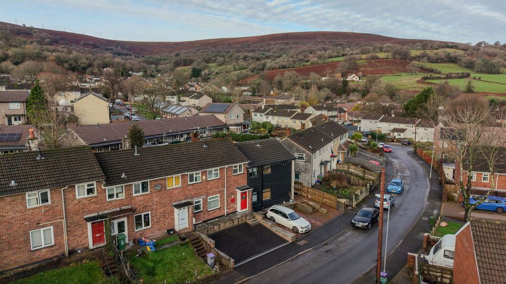 Property photo 2 of 24