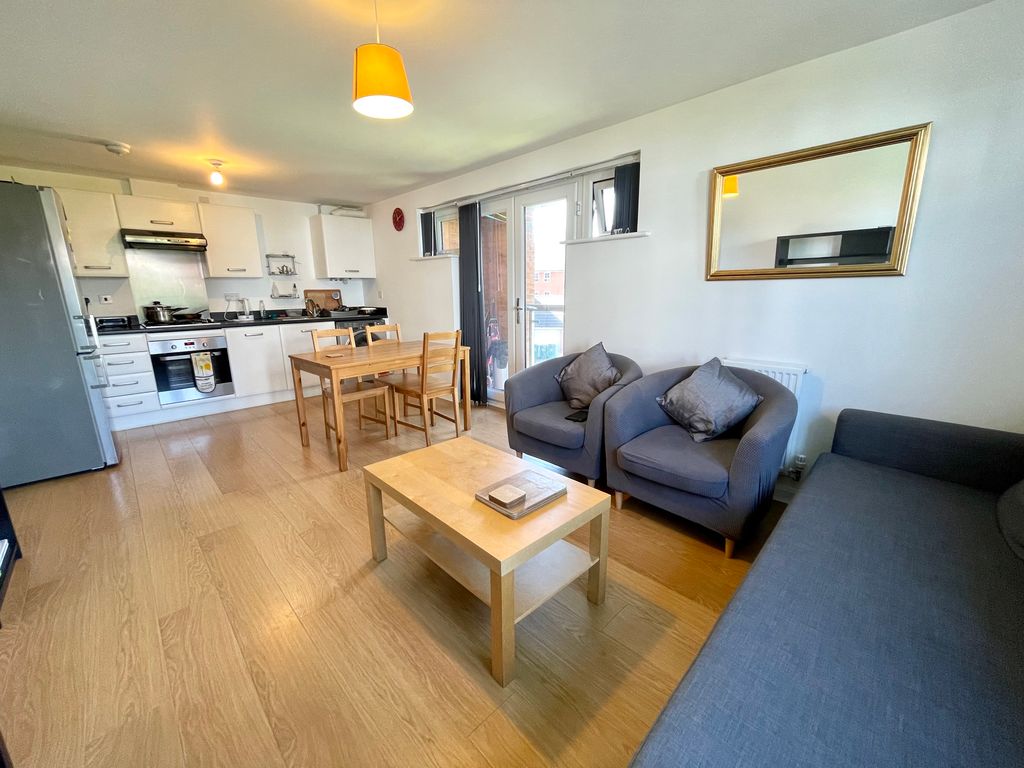 Property photo 2 of 8