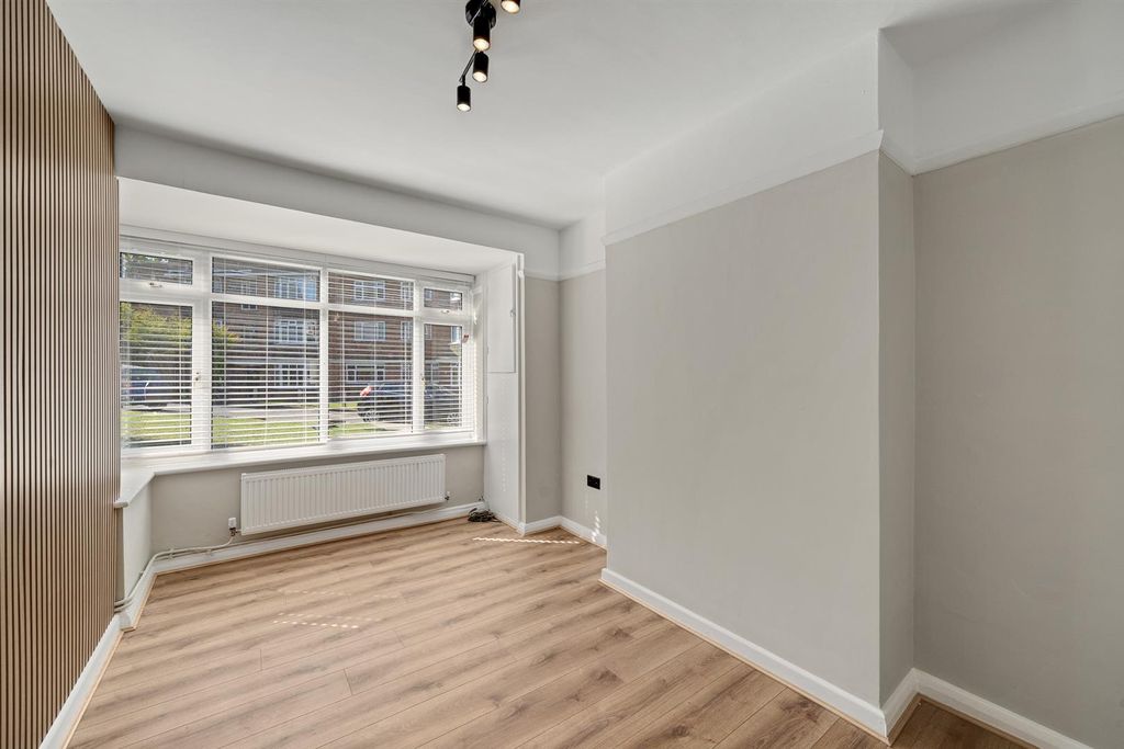 Property photo 2 of 12 Dsc06347.Jpg