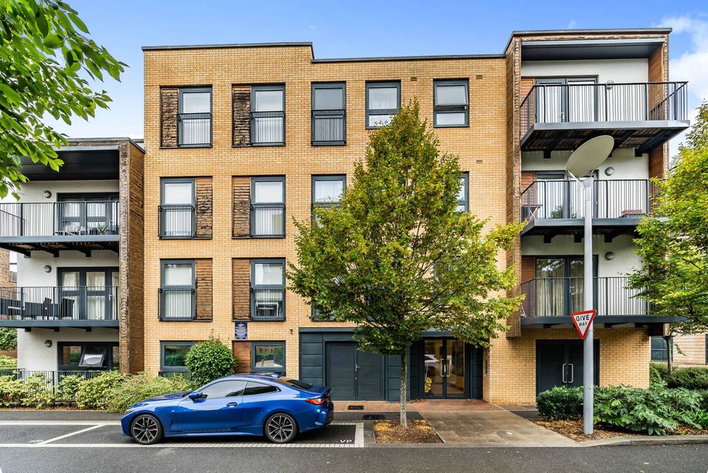 Property photo 2 of 19