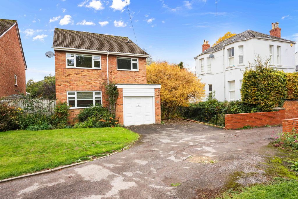 Property photo 1 of 23