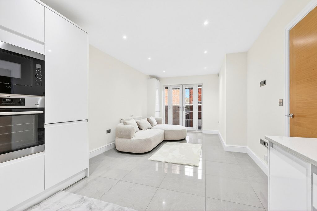 Property photo 3 of 22