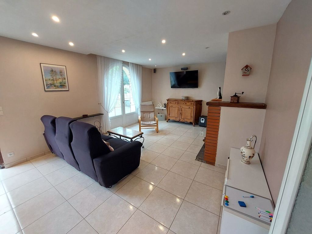 Property photo 3 of 18