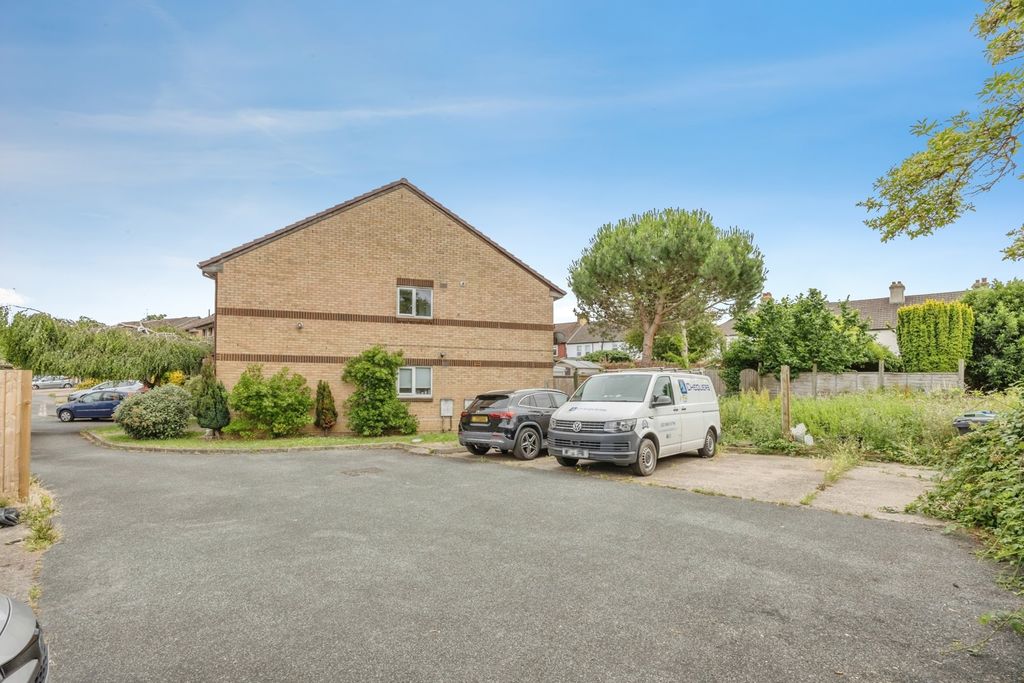 Property photo 1 of 16 Pbox-Img.Jpg