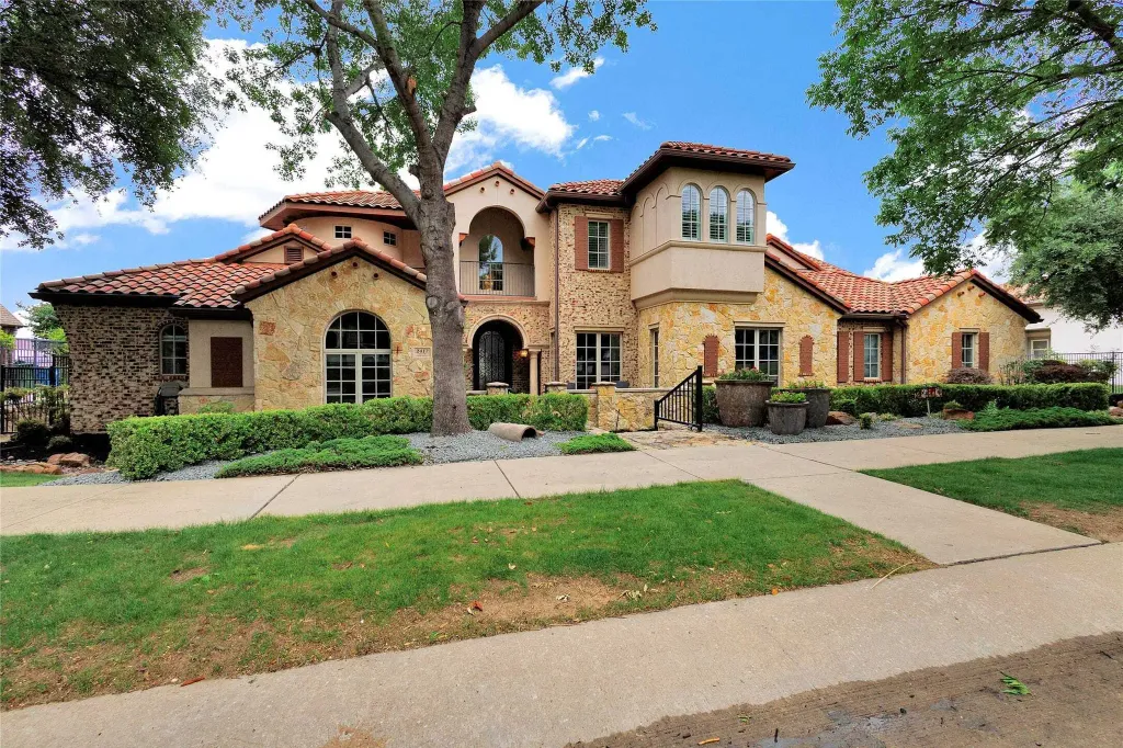 Property photo 1 of 31