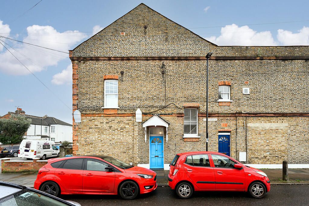 Property photo 2 of 18 Front (Exterior)