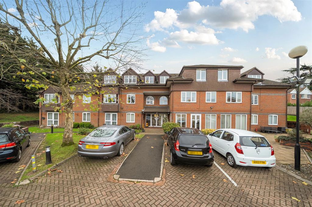 Property photo 1 of 12