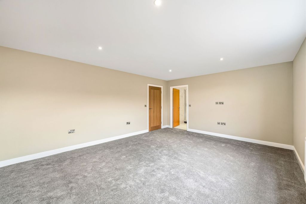 Additional image 12 of 5 bed detached bungalow for saleCleveland Avenue, North Hykeham LN6