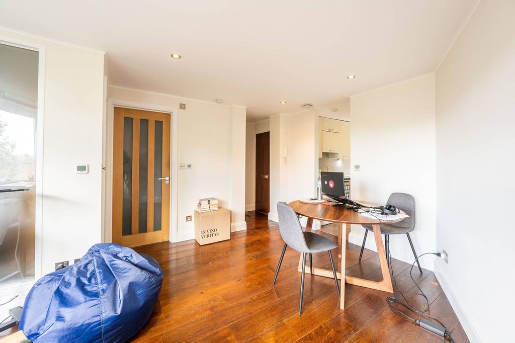 Property photo 3 of 7