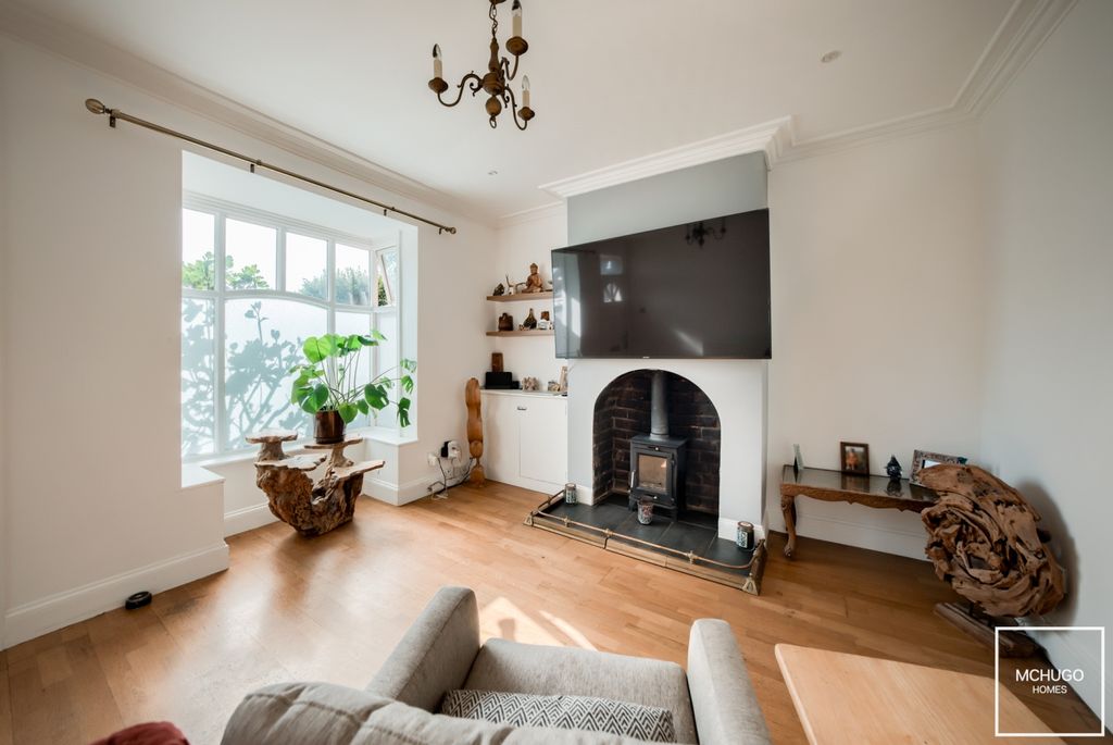 Property photo 3 of 17 Xt5A3092-Hdr(3)