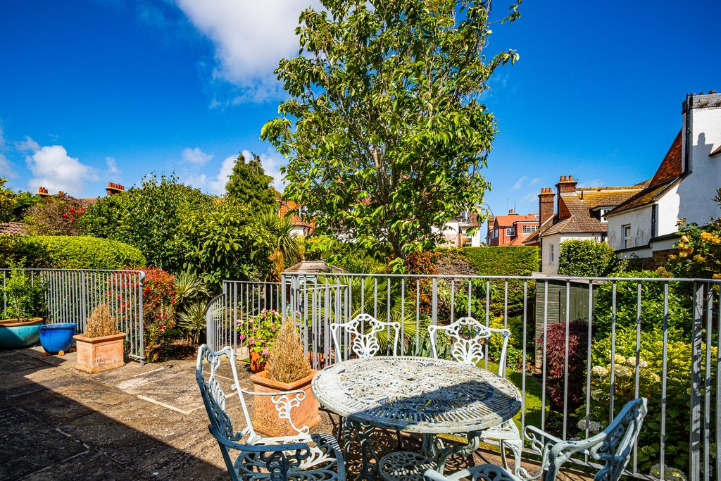 Property photo 3 of 31