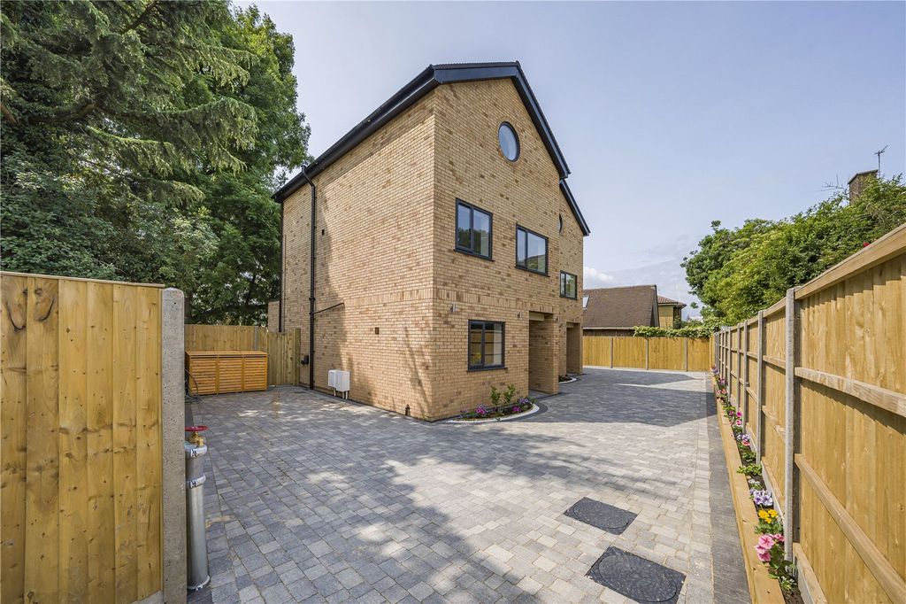 Property photo 1 of 18 Picture No. 01