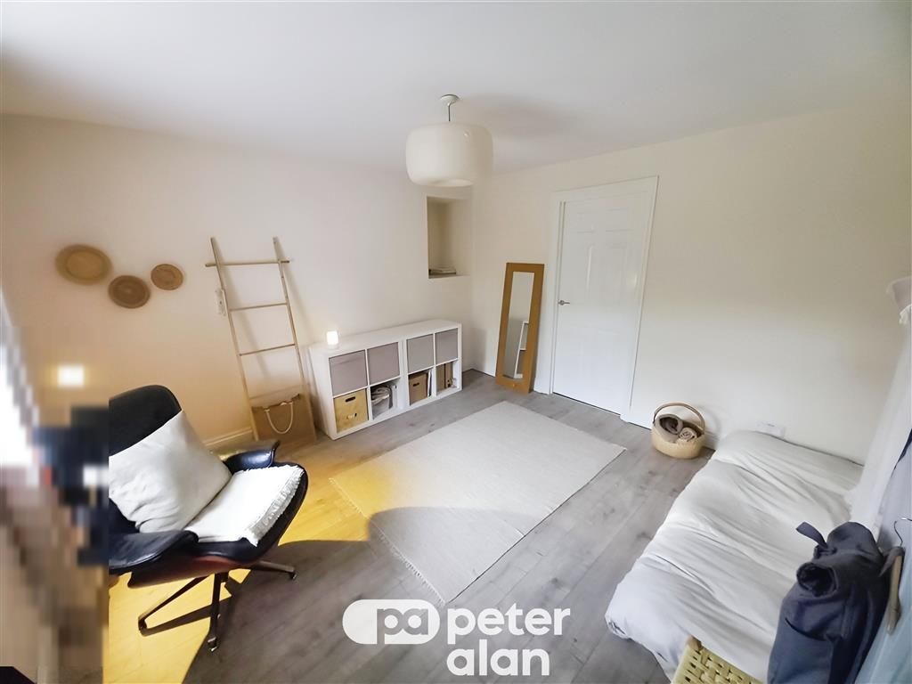 Property photo 2 of 7 Bedroom