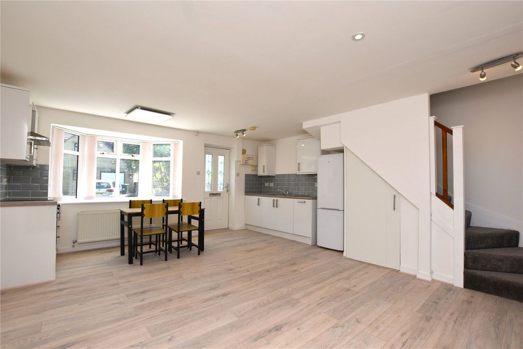 Property photo 3 of 14 Picture No. 12