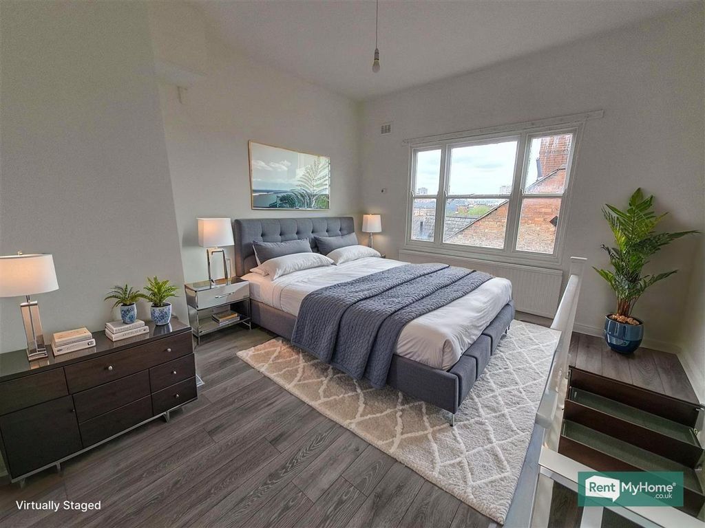 Property photo 1 of 4 Bedroom