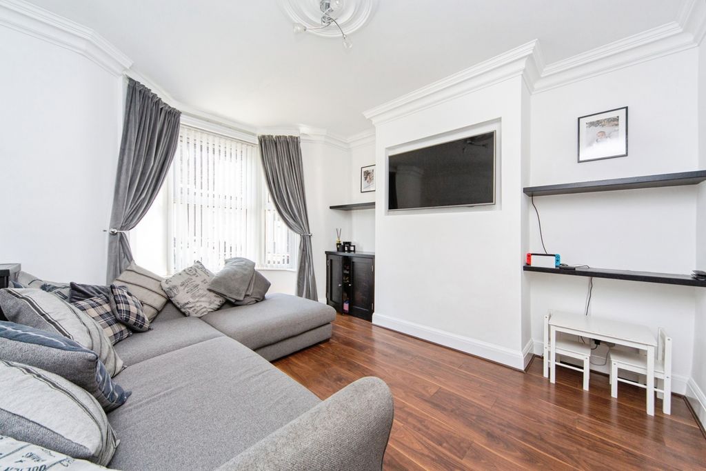 Property photo 2 of 19 Pbox-Img.Jpg