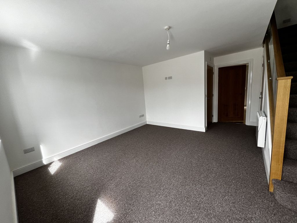 Property photo 3 of 14 Photo 4