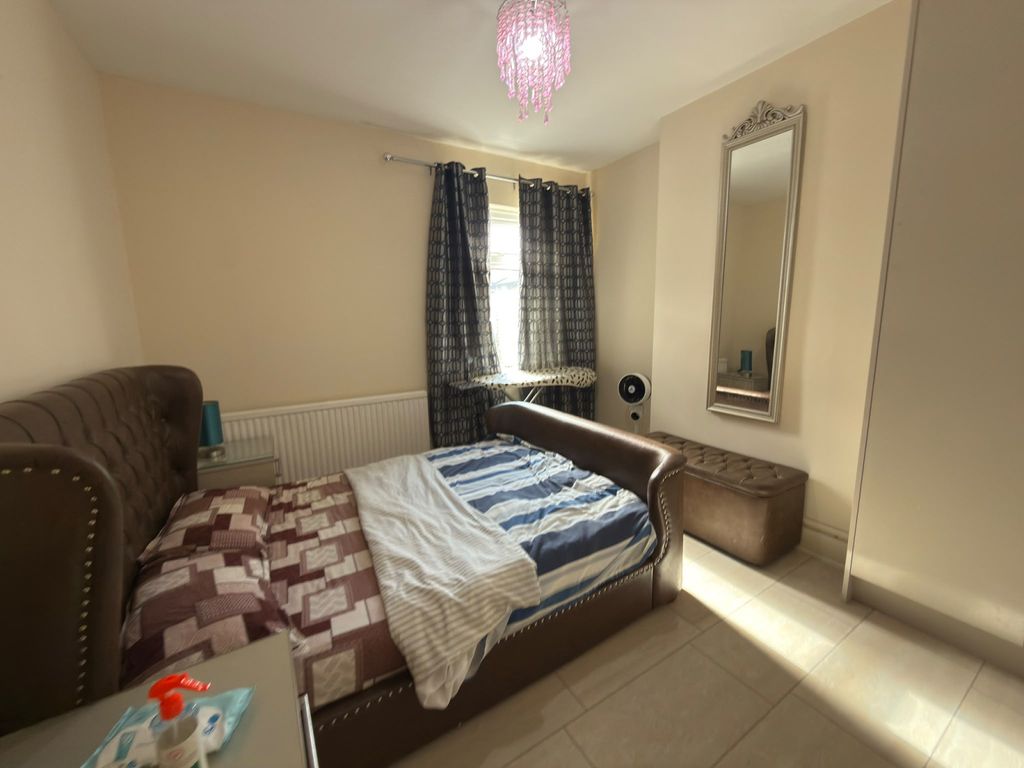 Property photo 3 of 10 21