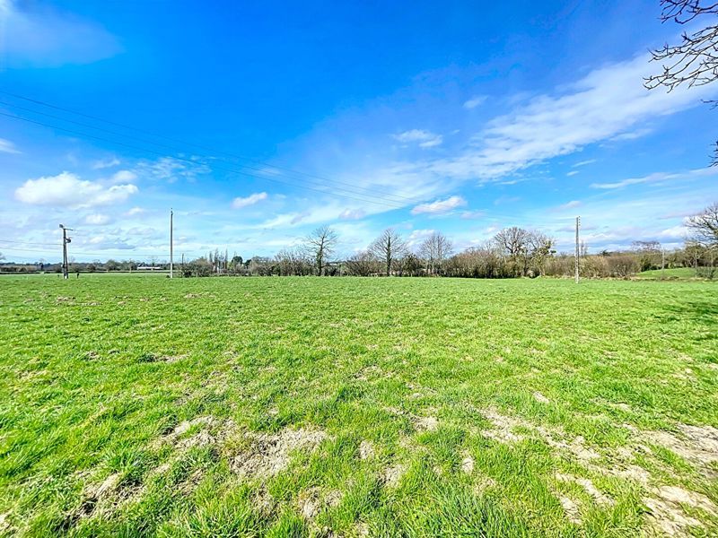 Property photo 2 of 17 Photo 16