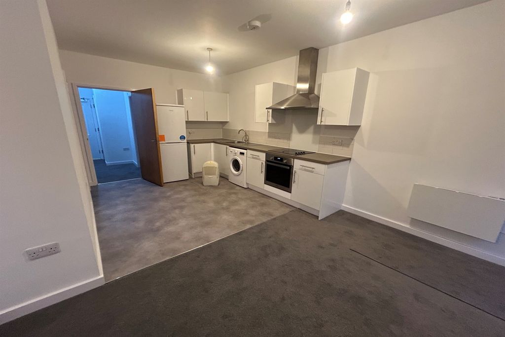 Property photo 1 of 6 (Main)