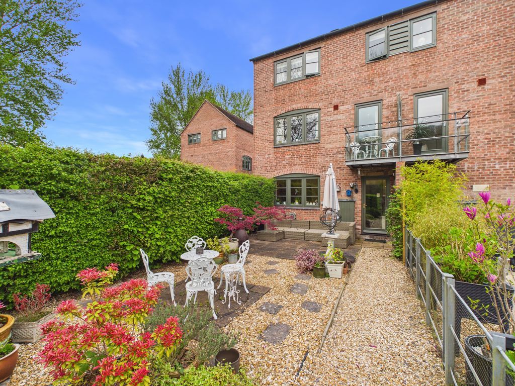 Property photo 1 of 26 Photo 3