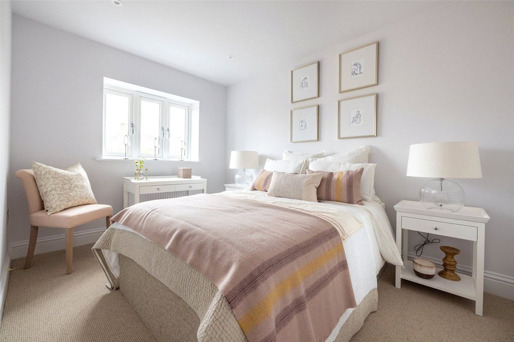 Property photo 3 of 6 Show Home