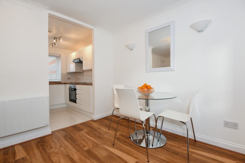 Property photo 3 of 9 Dining Area