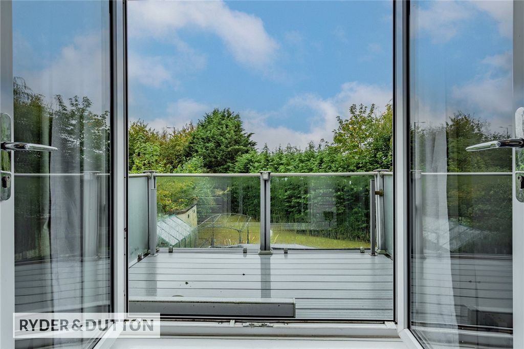 Property photo 3 of 26 Balcony