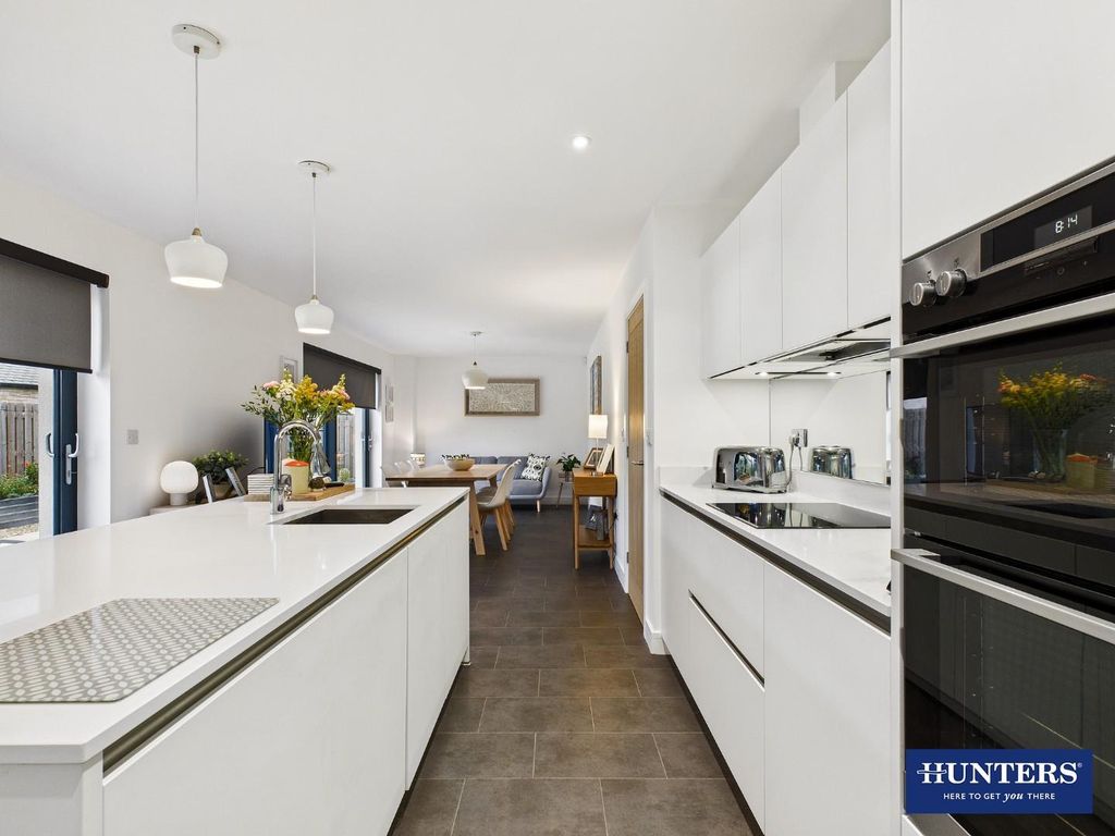 Property photo 3 of 31