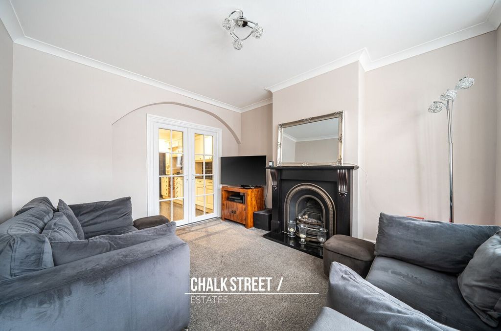 Property photo 3 of 23