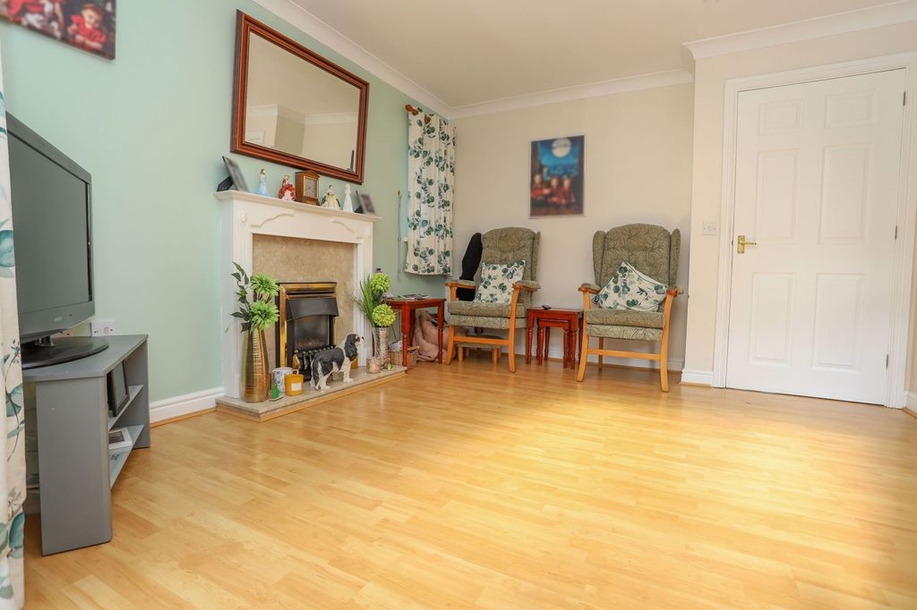 Property photo 3 of 18