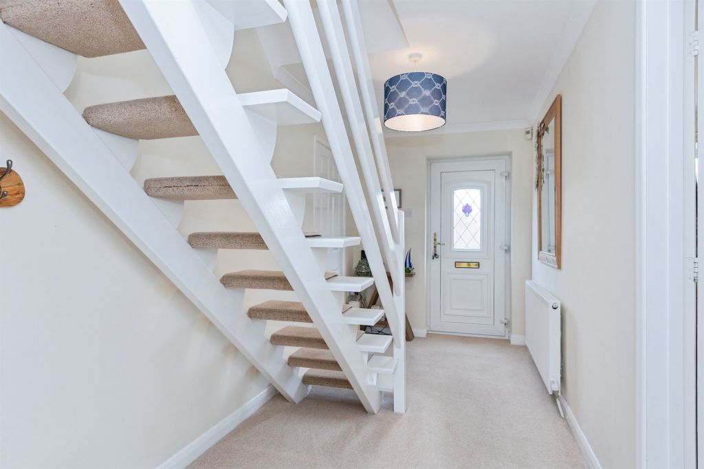 Property photo 2 of 23