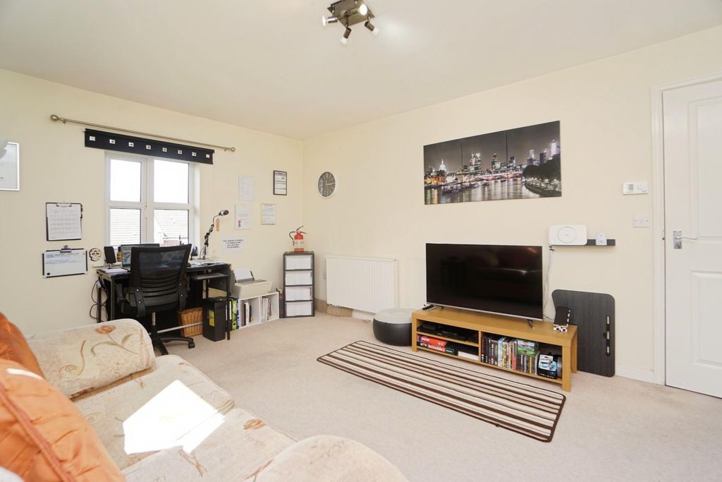 Property photo 2 of 26 Living Room