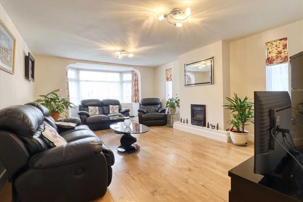 Property photo 3 of 20