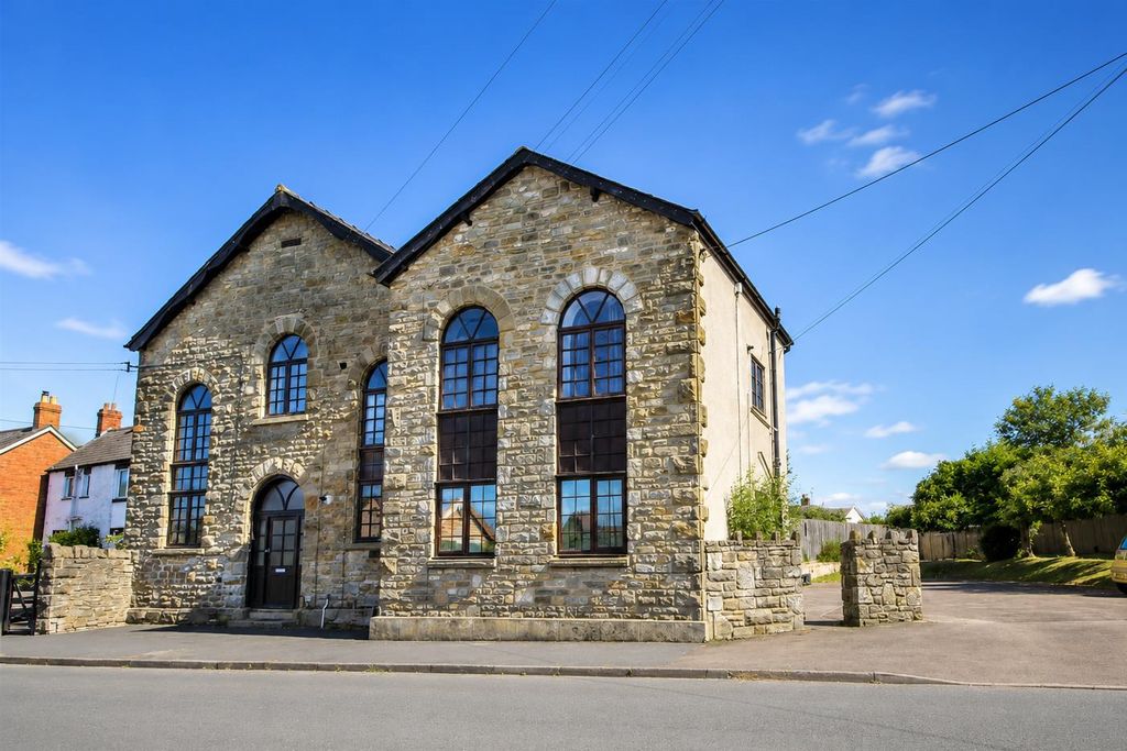 Property photo 1 of 9