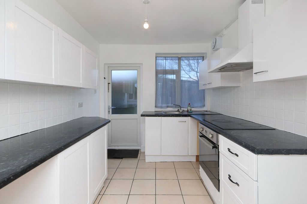 Property photo 2 of 17 Picture No. 44