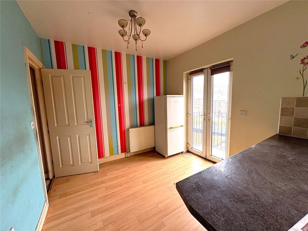 Property photo 3 of 18 Kitchen Diner