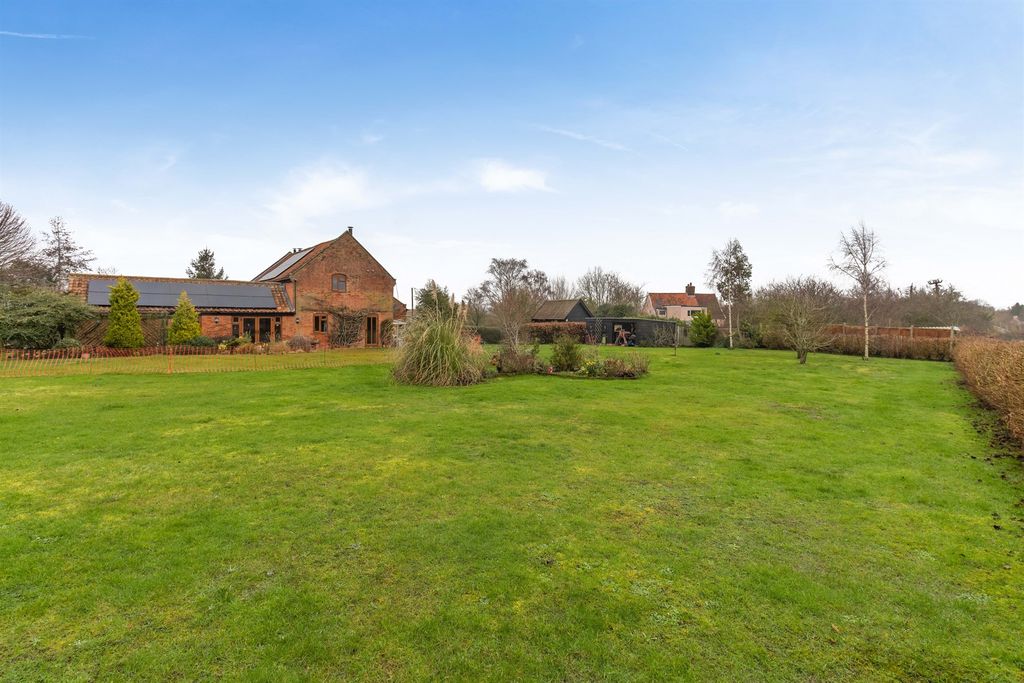 Property photo 3 of 23