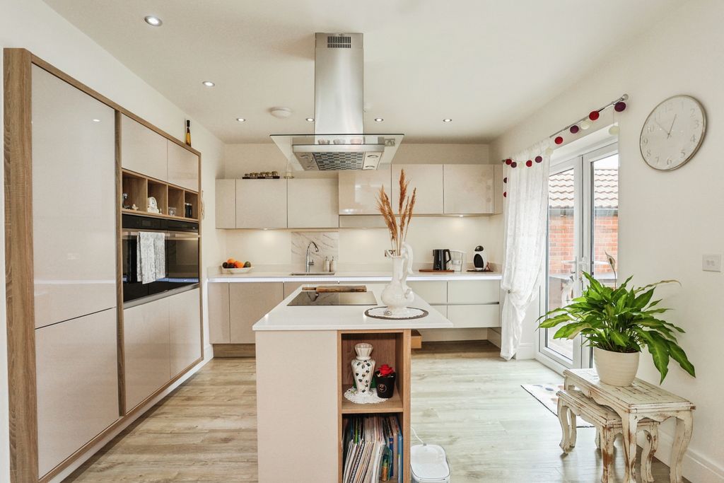 Property photo 1 of 29 Final-24