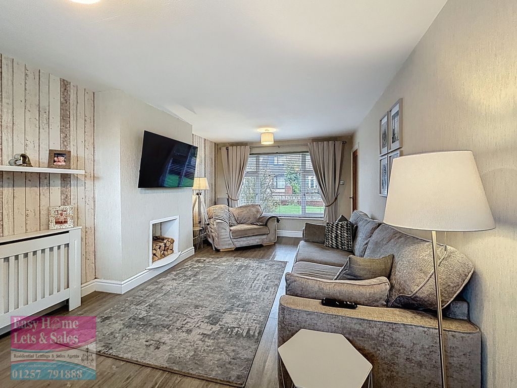 Property photo 3 of 15 Living Room